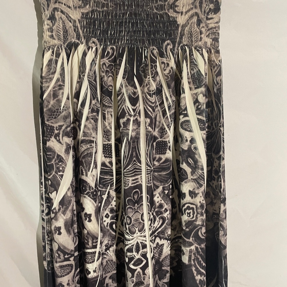 Smocked Black and Cream Midi Dress - Picture 3 of 5